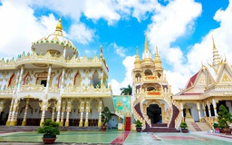 Ngôi chùa Khmer đẹp như cung điện, có 'bảo tàng tự nguyện' độc nhất miền Tây