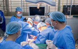 Bệnh viện Chợ Rẫy lần đầu đại phẫu '10 tiếng' cứu bệnh nhân ung thư hốc mũi