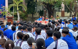 Giúp người dân Gia Lai nhận diện tin giả và lừa đảo trên không gian mạng Giúp người dân Gia Lai nhận diện tin giả và lừa đảo trên không gian mạng