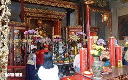 Chùa Ông ở Chợ Lớn: Ngựa Xích Thố cao 2,5 m và những linh vật mẹ con