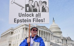 Bộ Tư pháp Mỹ công bố hồ sơ Epstein có liên quan ông Trump