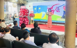 Chuyện đời, chuyện nghề: Người phụ nữ 'một mình với bàn phím'