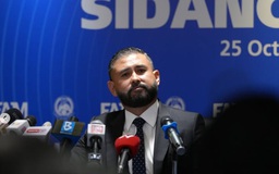 Bị chỉ trích vì vụ nhập tịch lậu, Nhiếp chính vương Johor lớn tiếng: 'Đàn ông thật sự không chạy trốn'