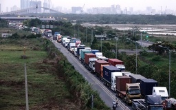 Cước vận chuyển hàng hóa từ cảng Cát Lái về kho tăng thêm 900.000 đồng