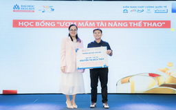 Trường ĐH Hoa Sen trao học bổng toàn phần cho Bích Thùy, mở rộng đào tạo kinh tế thể thao