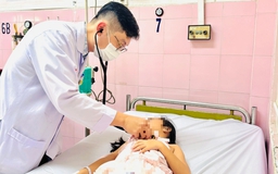 Vụ 148 học sinh nghi ngộ độc thực phẩm: Bữa ăn có gà kho gừng, bánh flan