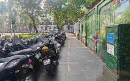 Chọn bãi gửi xe hay chọn bích họa giữa trung tâm TP.HCM?