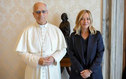 Người Ý đoàn kết bảo vệ Giáo hoàng, Thủ tướng Meloni chỉ trích Tổng thống Trump