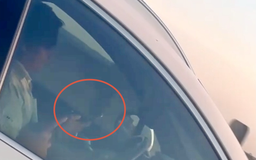 CSGT hóa trang trên cao tốc: Tài xế vừa dùng điện thoại đã bị ghi hình