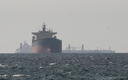 Iran tái kiểm soát eo biển Hormuz sau cáo buộc Mỹ 'bội ước'