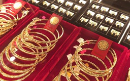 Chênh lệch giá vàng giảm nhanh, đầu tư vàng không còn  'sáng cửa'