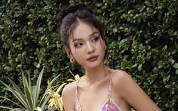 Khoe nét quyến rũ ngọt ngào cùng váy hai dây…