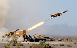 Iran tấn công trả đũa tàu quân sự Mỹ