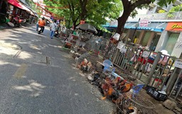 Buôn bán chiếm vỉa hè, lòng đường