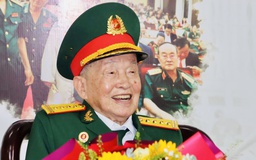 Huyền thoại tình báo Tư Cang gần 100 tuổi vẫn mạnh khỏe đi họp mặt truyền thống