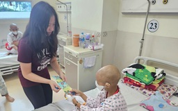 Hỗ trợ bệnh nhi có hoàn cảnh khó khăn tại Bệnh viện Ung bướu TP.HCM