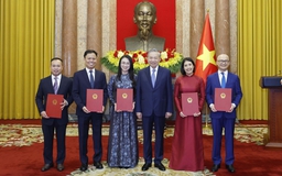 Trao quyết định bổ nhiệm 5 đại sứ Việt Nam tại nước ngoài