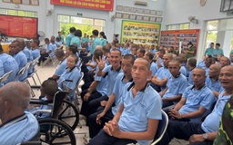 Công an TP.HCM trao 99 thẻ căn cước cho những người từng 'vô danh'