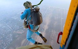 Huấn luyện bộ đội nhảy dù