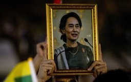 Bà Aung San Suu Kyi được giảm án lần 2 trong nửa tháng