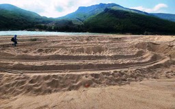 Cát sông Thu Bồn bị 'rút ruột' giữa đêm