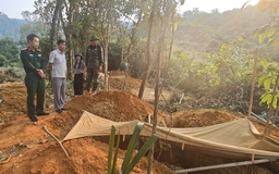 Tìm thấy 2 hài cốt liệt sĩ cùng tăng võng, cúc áo, gương soi