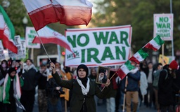 Đối mặt hạn chót pháp lý, ông Trump có phải dừng xung đột với Iran?