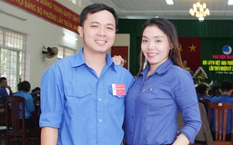 Chuyện tình đẹp bắt đầu từ những chai nước miễn phí trước cổng trường
