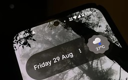 Chấm trắng trên điện thoại Android báo hiệu điều gì?
