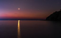 Mặt trời vừa lặn, người Việt thấy thiên thể sáng rực: UFO hay hiện tượng gì?