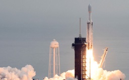 Tàu NASA 'mượn lực' sao Hỏa để tới hành tinh kim loại