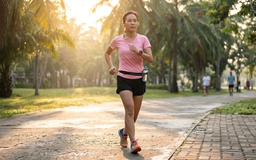 Buổi sáng làm điều này giúp phòng ung thư: Đi bộ ngoài trời 20 - 30 phút