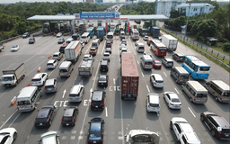 Xe đi cao tốc tăng đột biến, người dân trở về sau lễ lưu ý