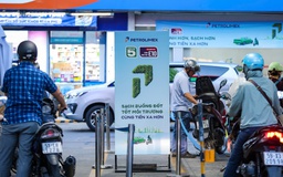 Giảm thuế để giảm giá xăng E10