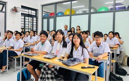 Người giữ những đứa trẻ ở lại với con chữ