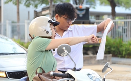 Đà Nẵng: Hơn 42.000 thí sinh thi lớp 10, cha mẹ hồi hộp đứng chờ ngoài cổng