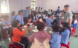 Chung dòng máu Lạc Hồng: Hành trình giữ con chữ 
giữa bụi đỏ biên giới