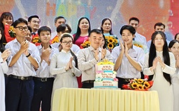 Thầy hiệu trưởng gửi gắm chữ 'tĩnh' với học sinh sắp thi tốt nghiệp THPT