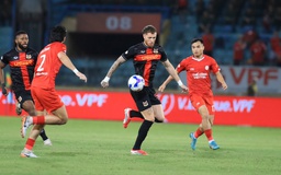 Có 'ngoại binh' cạnh tranh với Đình Bắc ở đội tuyển Việt Nam, HLV Kim Sang-sik càng vui