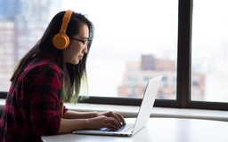 Lý do tai nghe Bluetooth nghe hay nhưng gọi điện lại dở