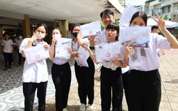Cà Mau hỗ trợ thí sinh gãy tay, thủy đậu hoàn thành kỳ thi tốt nghiệp THPT
