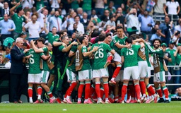 World Cup 2026: HLV Mexico thừa nhận điều bất ngờ sau trận khai mạc thắng Nam Phi có 3 thẻ đỏ