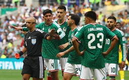 Trọng tài Brazil gây bão mạng vì giải thích cực khó hiểu về thẻ đỏ trận Mexico thắng Nam Phi