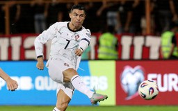 Giữa bão tranh cãi, Bruno Fernandes nói gì về Ronaldo?