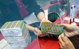 Lượng tiền gửi của người dân vào ngân hàng tăng cao kỷ lục