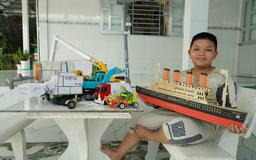 'Kỹ sư nhí' tái chế đồ chơi cũ thành những phiên bản độc đáo