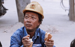 Những khoảng lặng giữa dòng điện