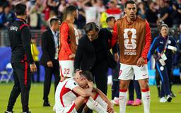 Báo Thổ Nhĩ Kỳ 'sốc nặng' vì đội nhà bị loại sớm khỏi World Cup, HLV Montella sắp mất việc
