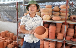 Chàng trai xứ Nghệ từ bỏ suất đi Nhật để giữ lửa làng nồi đất