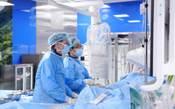 Nghẹt thở cứu người đàn ông ngừng tim ngay khi đang khám bệnh
